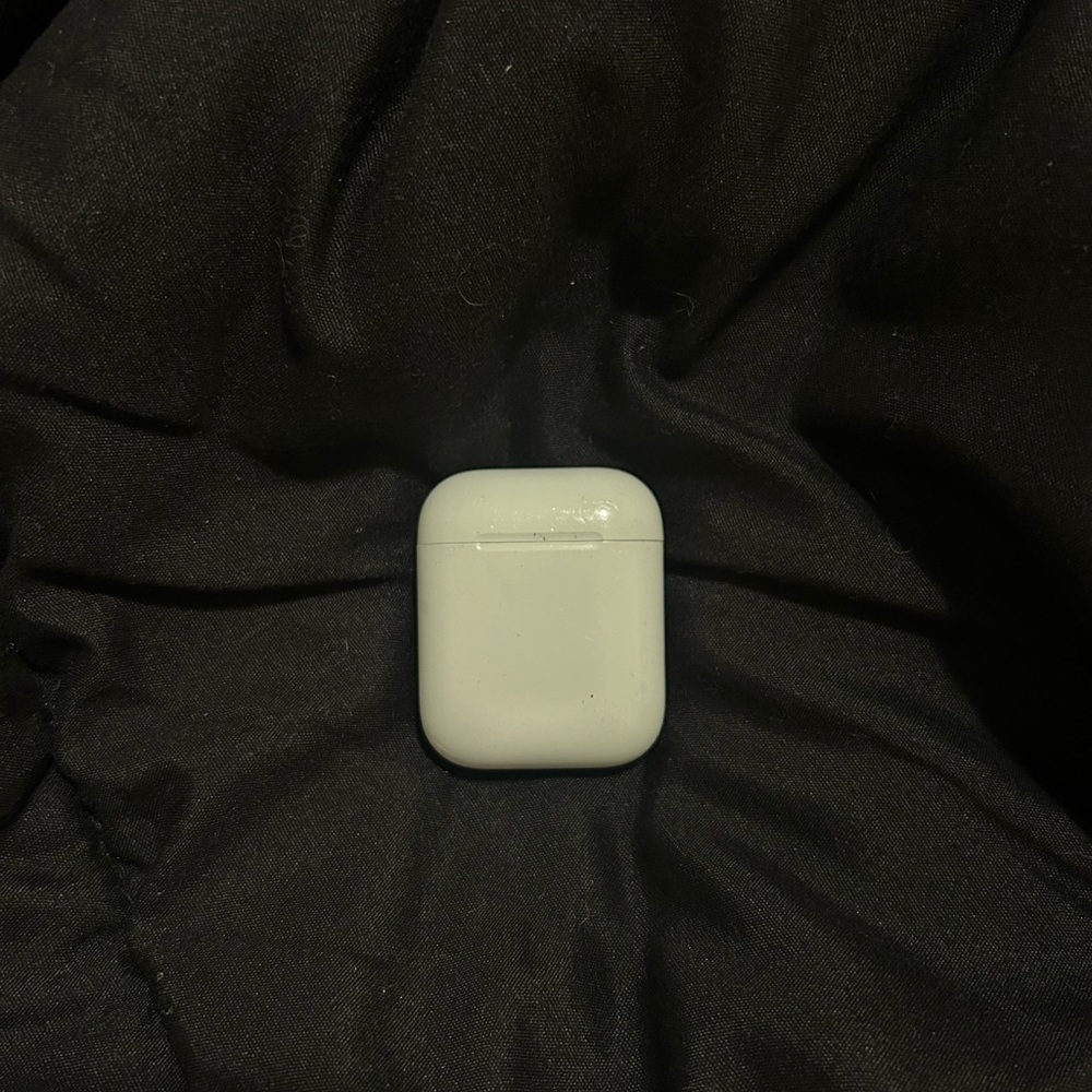 apple airpod’s 1st gen